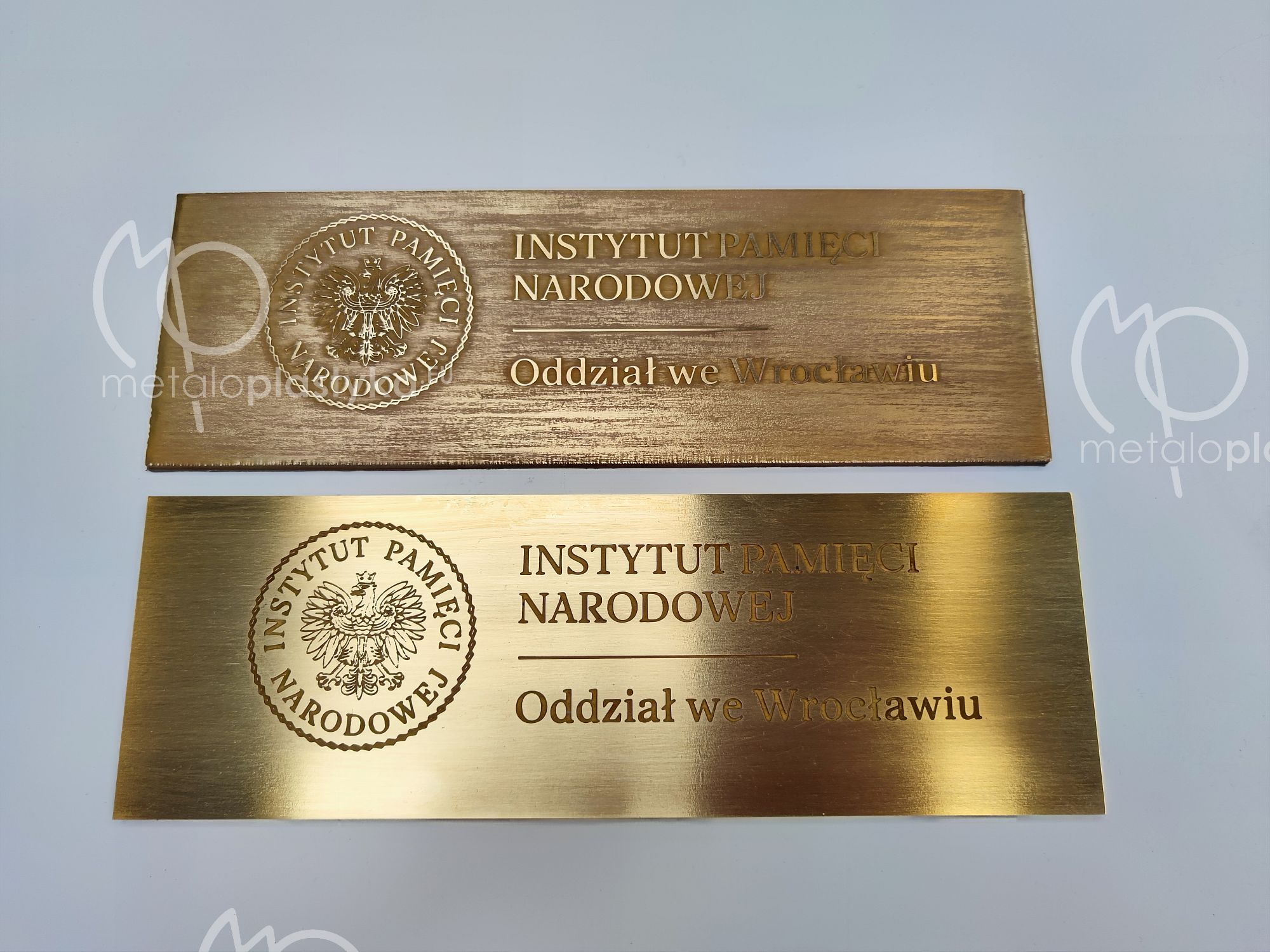 mosiądz trawiony normalnie lub odwrotnie