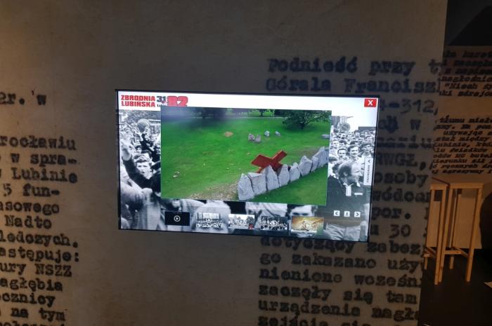 Multimedia wystawa Zbrodnia Lubińska Metaloplastyka