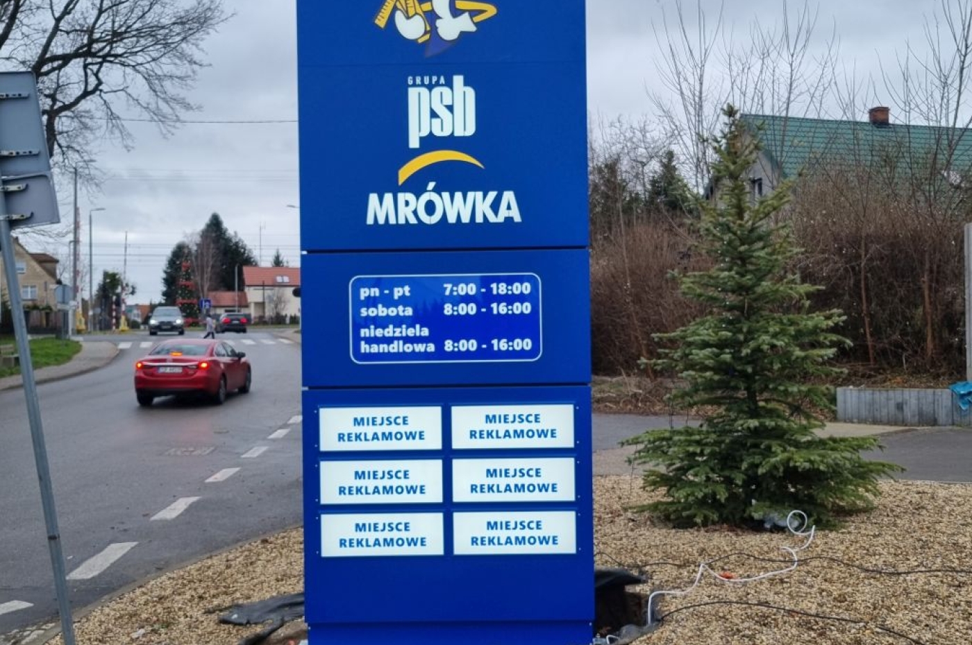 pylon reklamowy Metaloplastyka