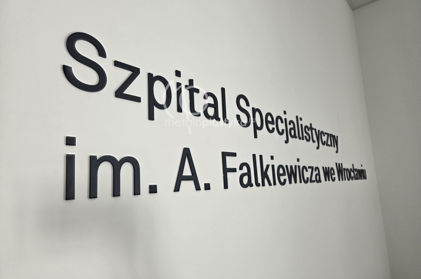 System informacji wizualnej Szpitala Falkiewicza we Wrocławiu
